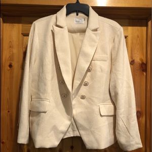 Dainty Jewell’s Cream Blazer🤍